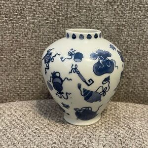 FRANKLIN MINT- Japanese miniature bud vase